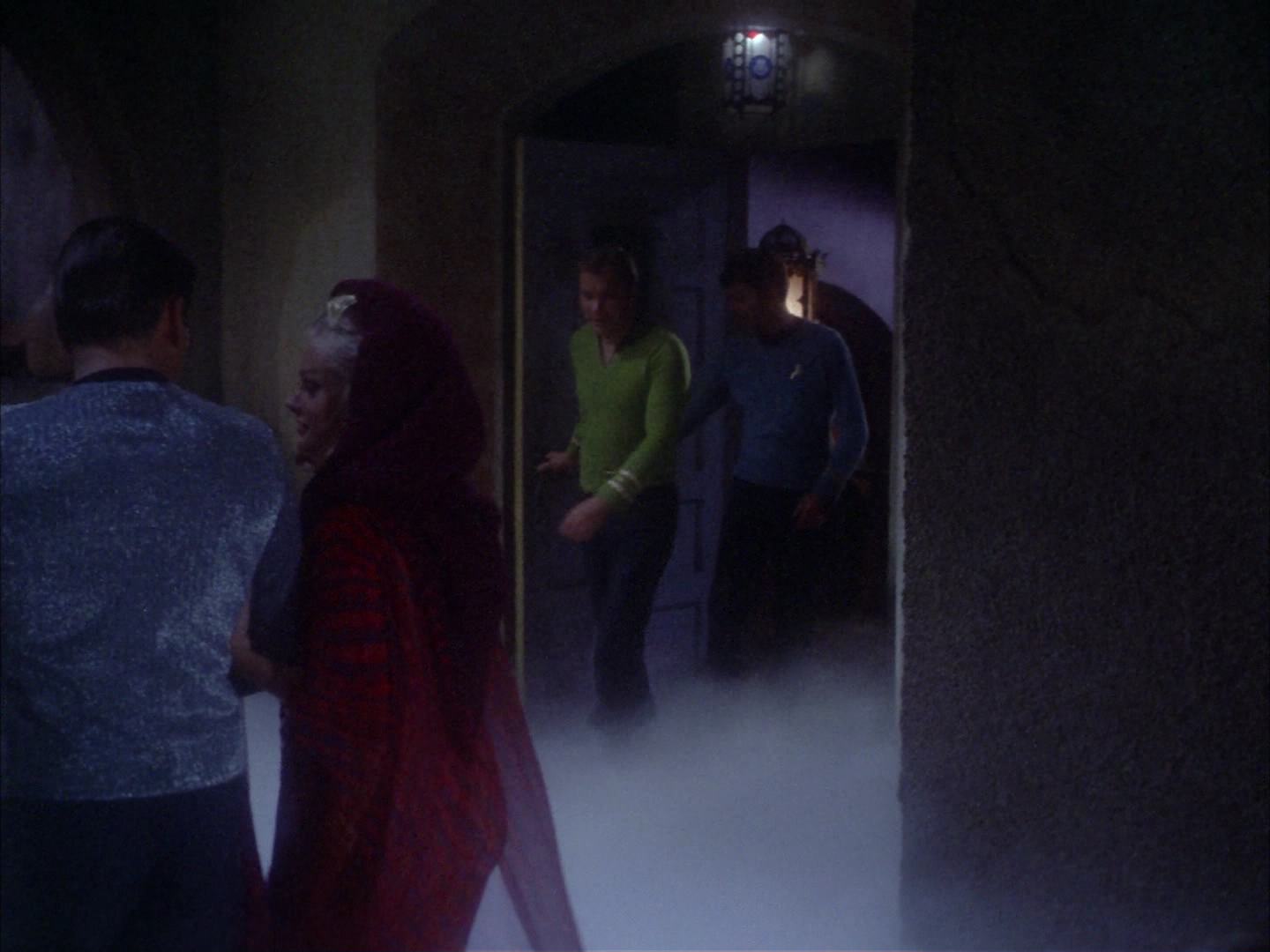 ariane179254_StarTrek_2x14_WolfInTheFold_0303.jpg