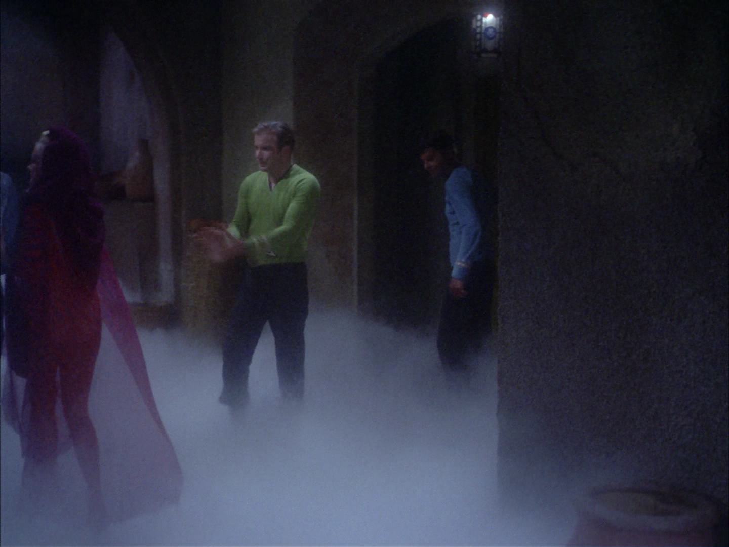 ariane179254_StarTrek_2x14_WolfInTheFold_0306.jpg