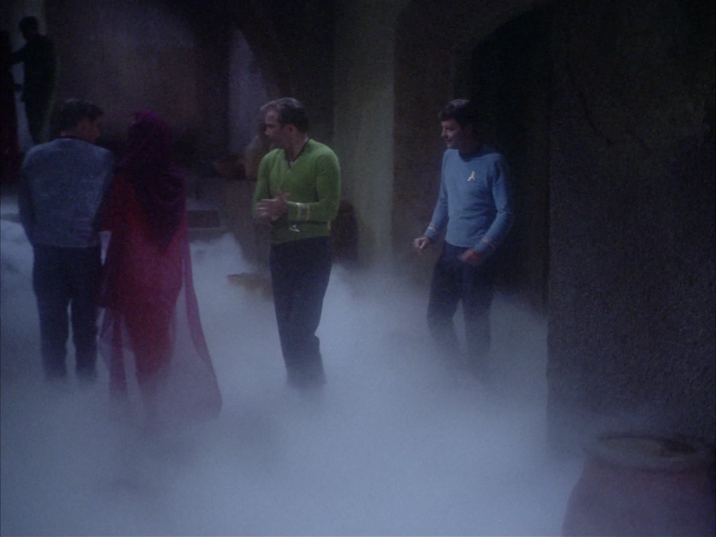 ariane179254_StarTrek_2x14_WolfInTheFold_0307.jpg