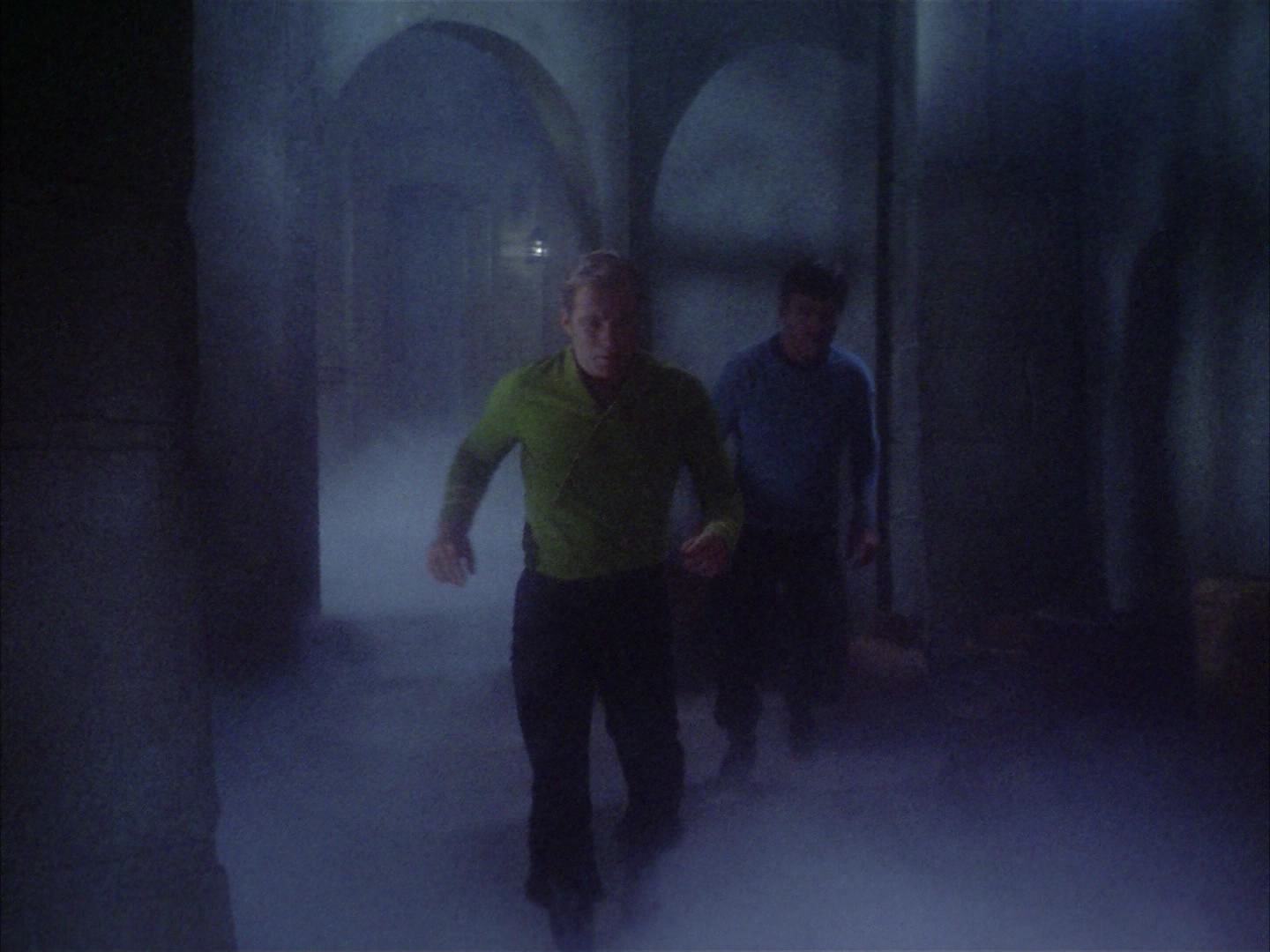 ariane179254_StarTrek_2x14_WolfInTheFold_0325.jpg