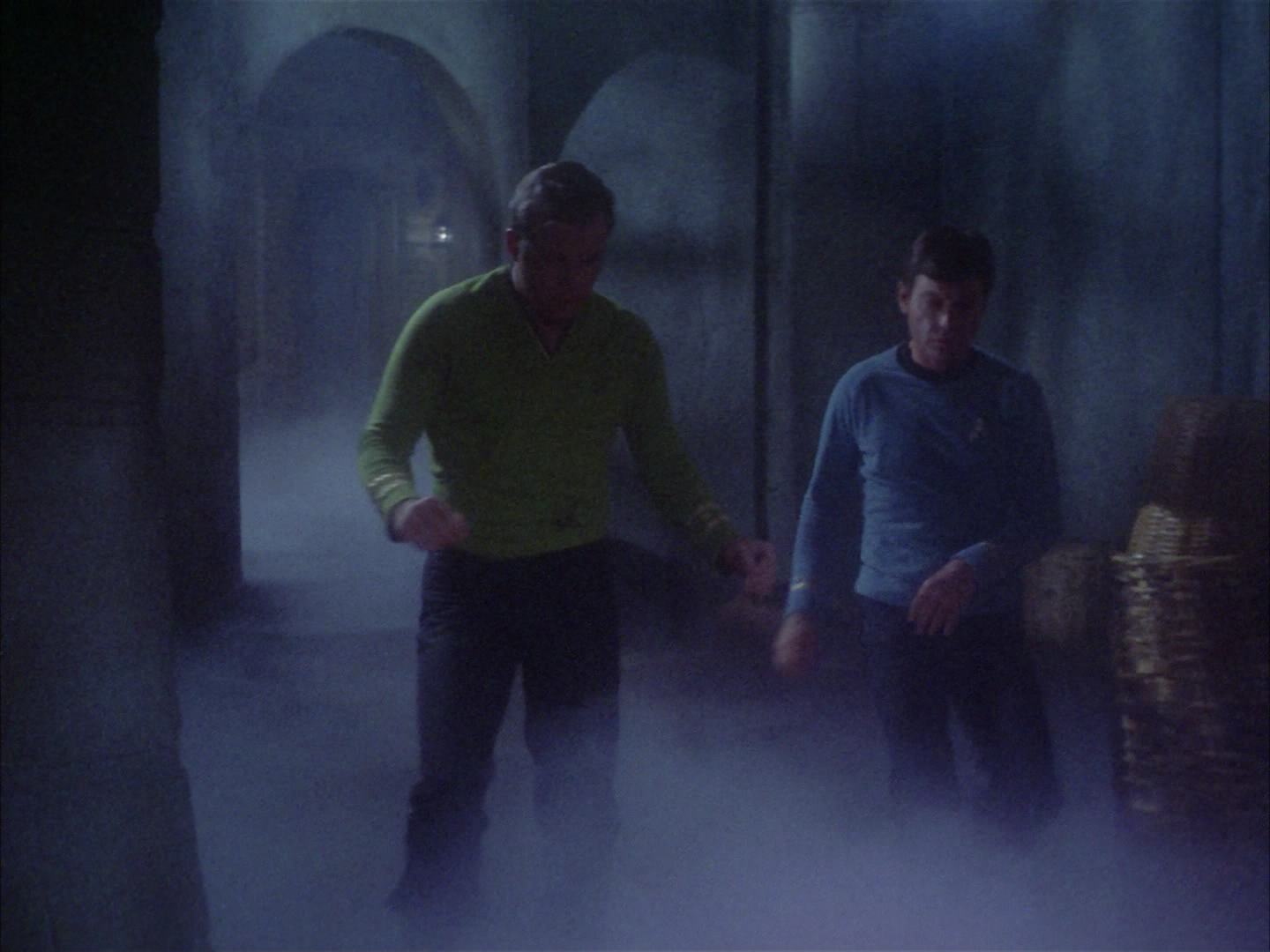 ariane179254_StarTrek_2x14_WolfInTheFold_0326.jpg
