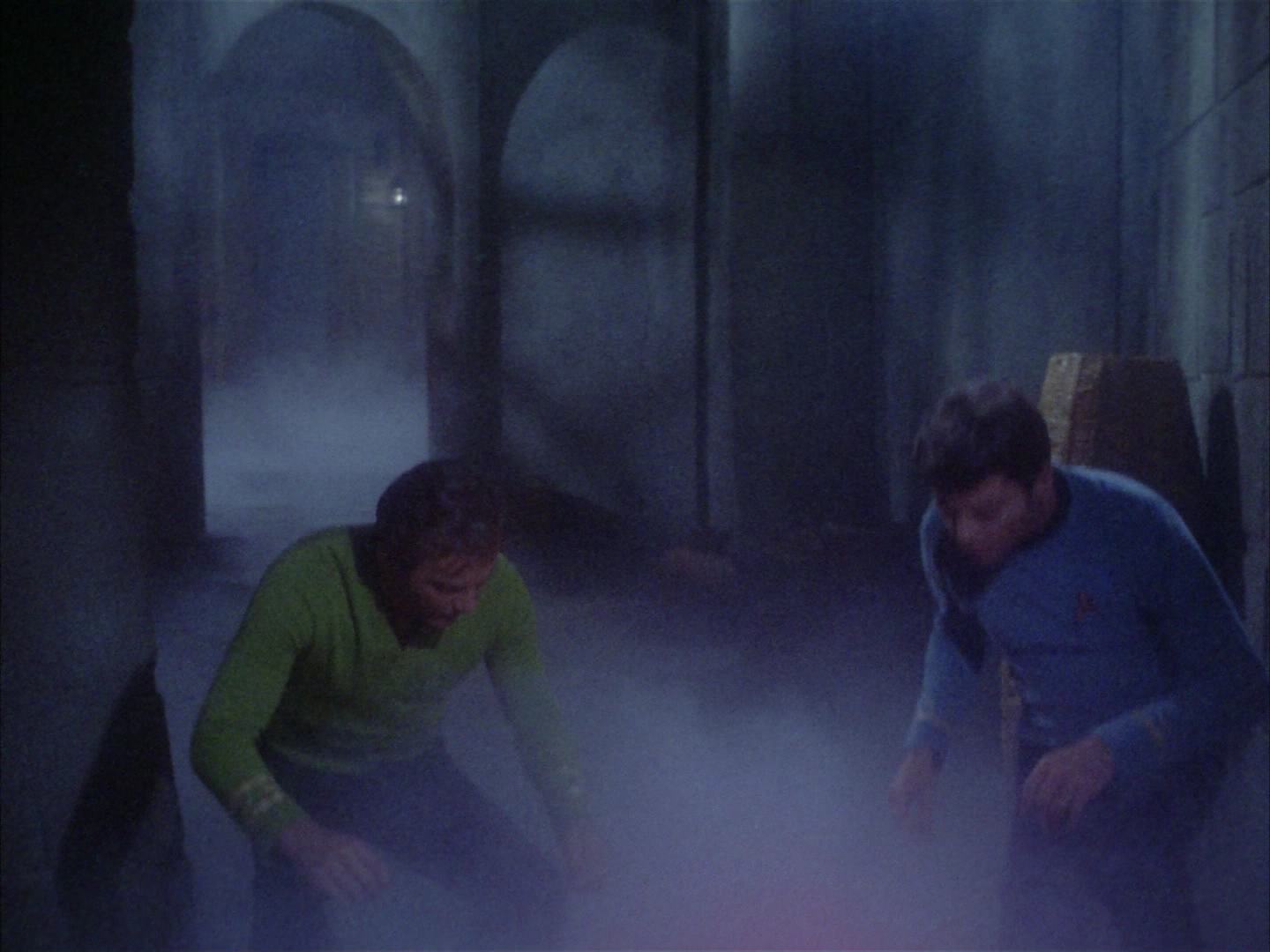 ariane179254_StarTrek_2x14_WolfInTheFold_0327.jpg