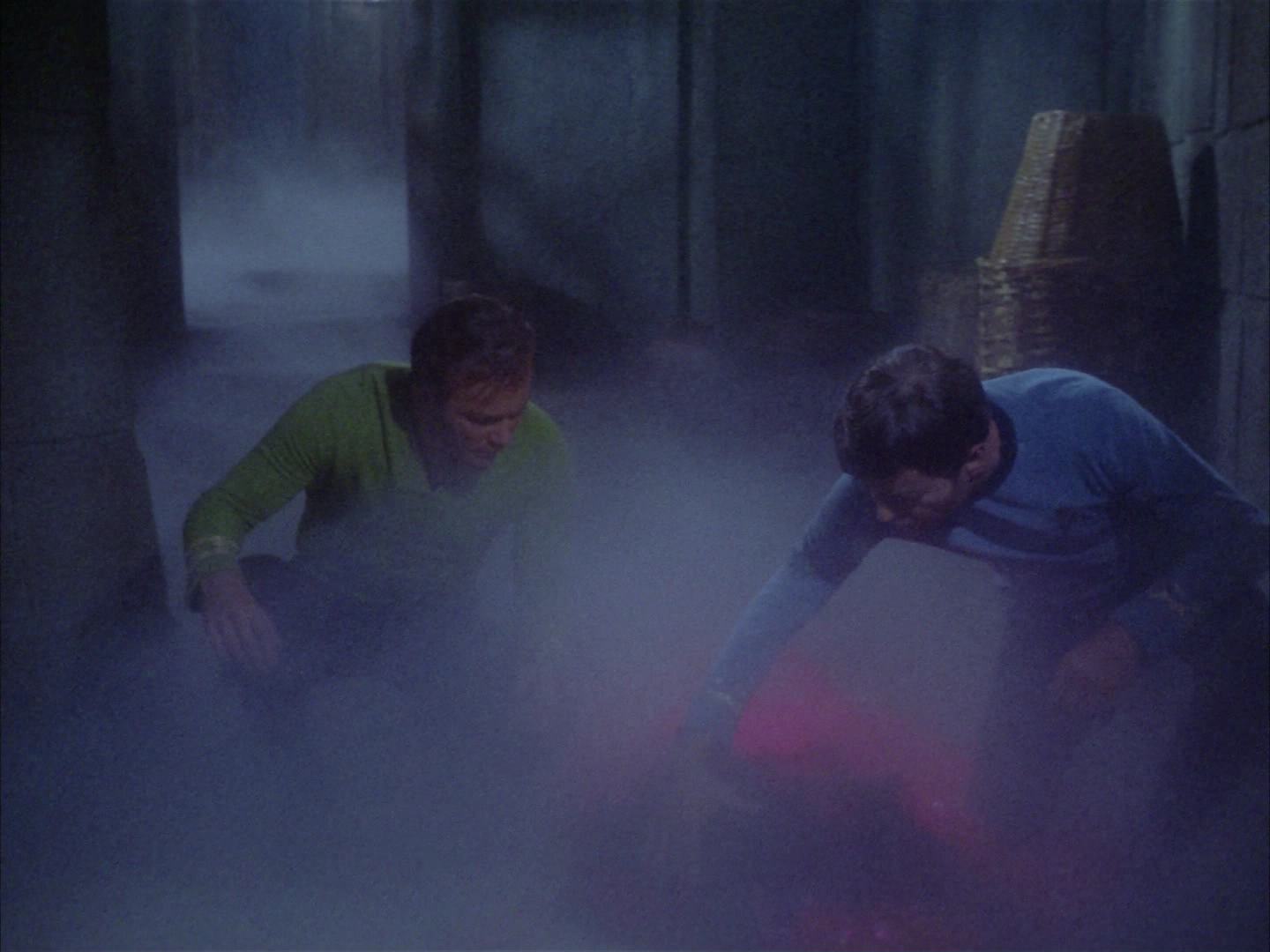 ariane179254_StarTrek_2x14_WolfInTheFold_0328.jpg