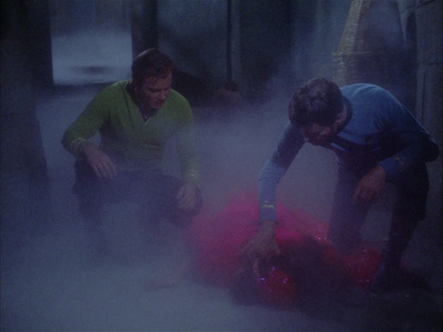 ariane179254_StarTrek_2x14_WolfInTheFold_0331.jpg