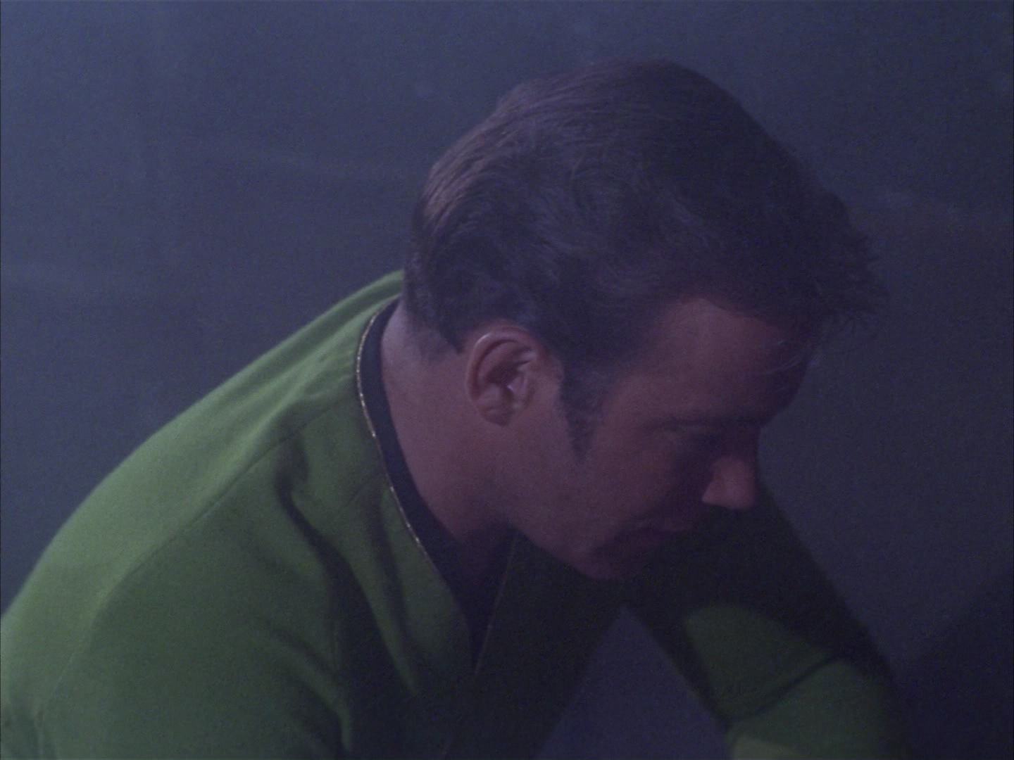 ariane179254_StarTrek_2x14_WolfInTheFold_0337.jpg