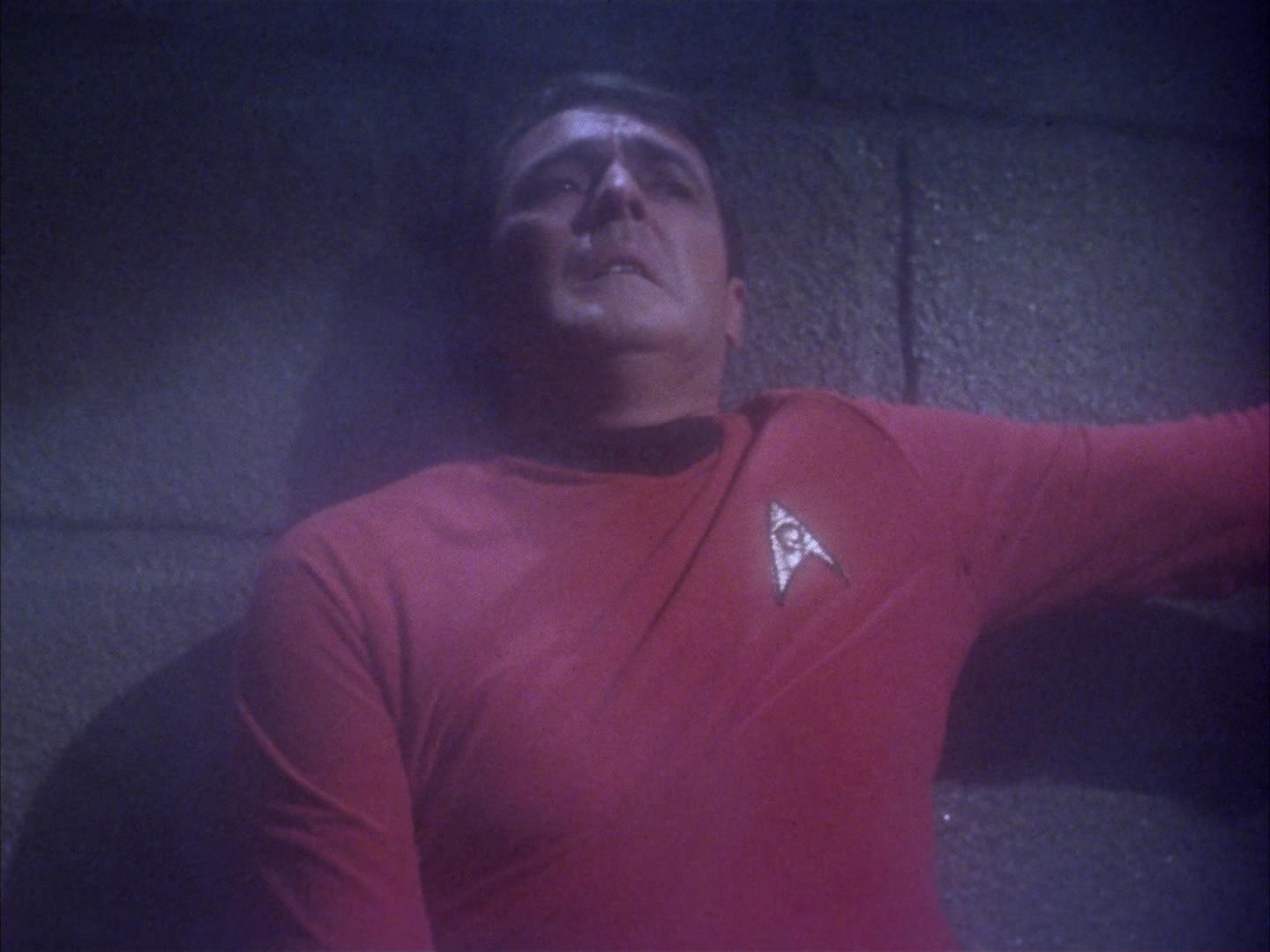 ariane179254_StarTrek_2x14_WolfInTheFold_0348.jpg