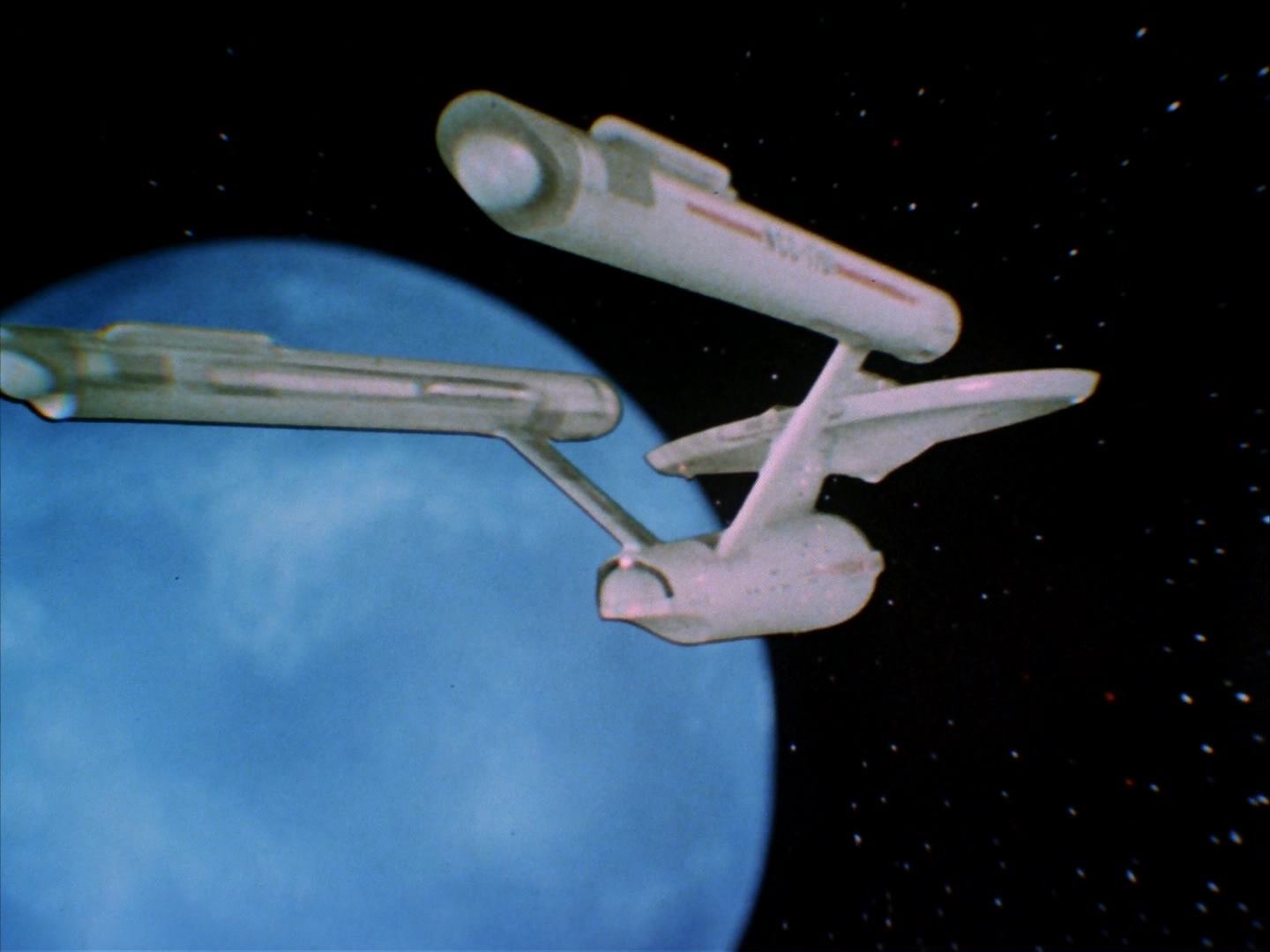 ariane179254_StarTrek_2x14_WolfInTheFold_0442.jpg