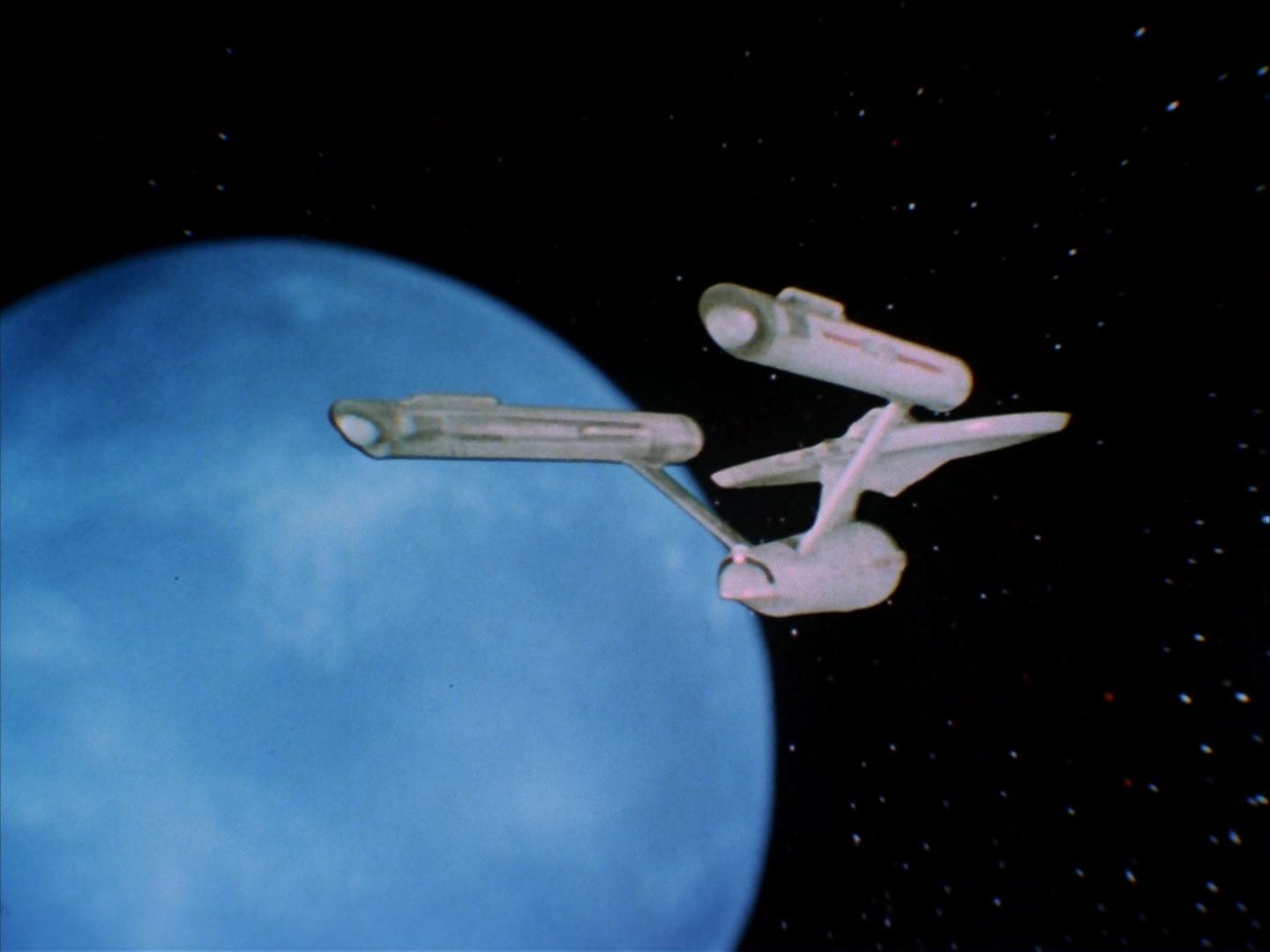 ariane179254_StarTrek_2x14_WolfInTheFold_0444.jpg