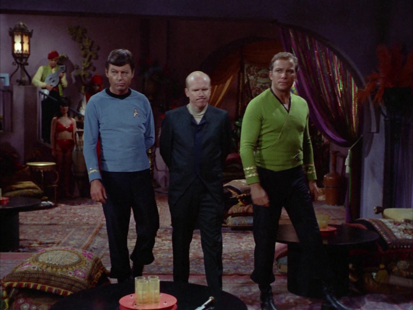 ariane179254_StarTrek_2x14_WolfInTheFold_0458.jpg