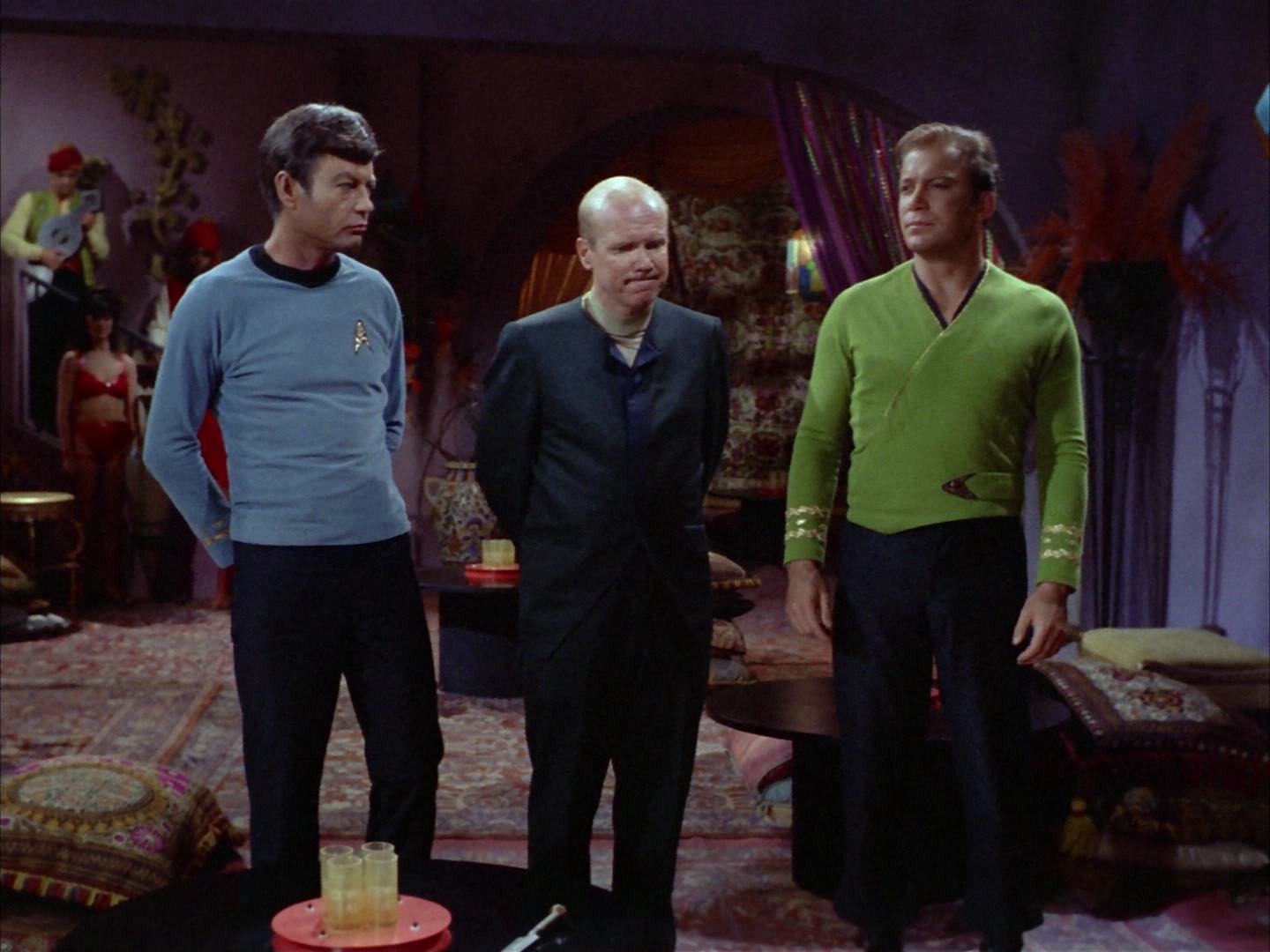 ariane179254_StarTrek_2x14_WolfInTheFold_0461.jpg