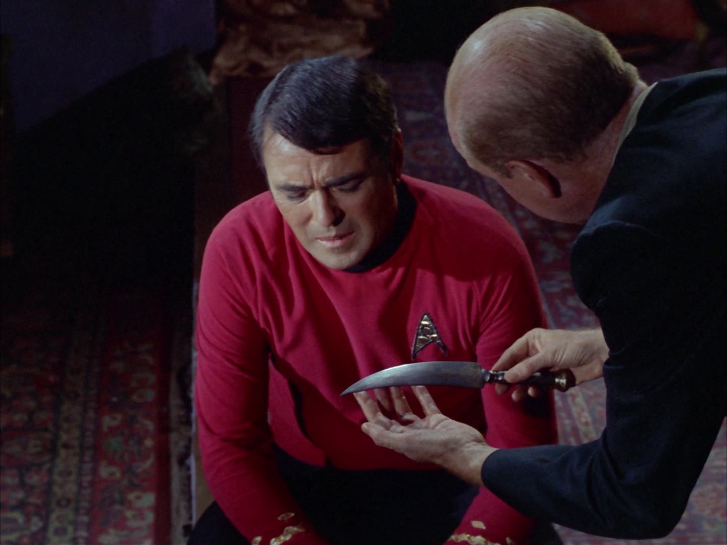 ariane179254_StarTrek_2x14_WolfInTheFold_0499.jpg