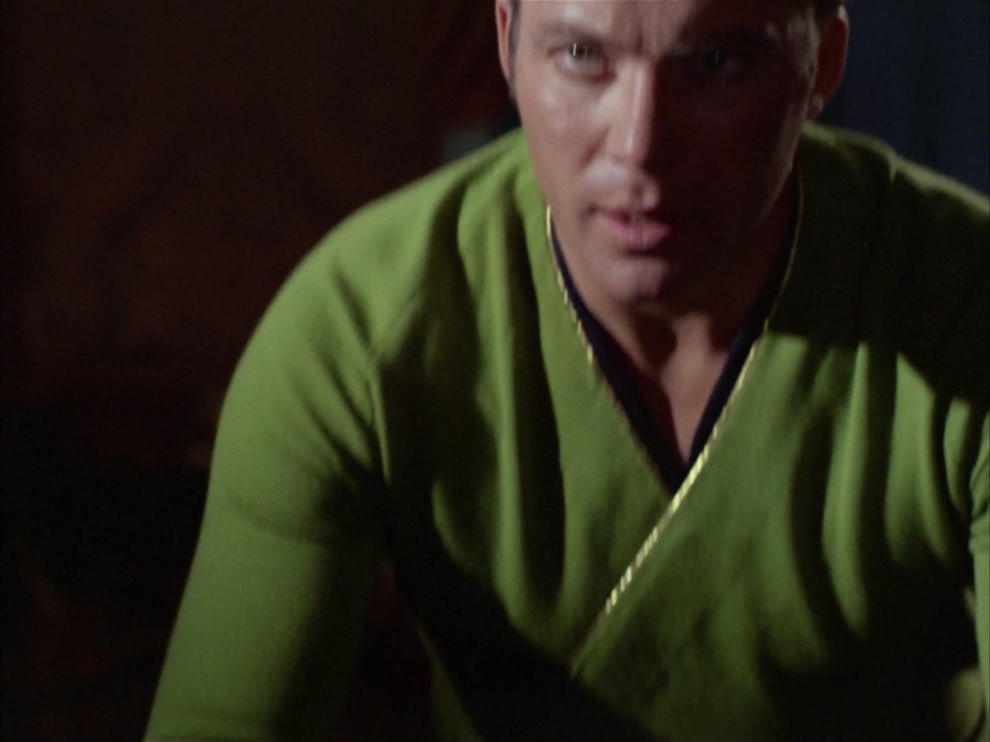 ariane179254_StarTrek_2x14_WolfInTheFold_0504.jpg