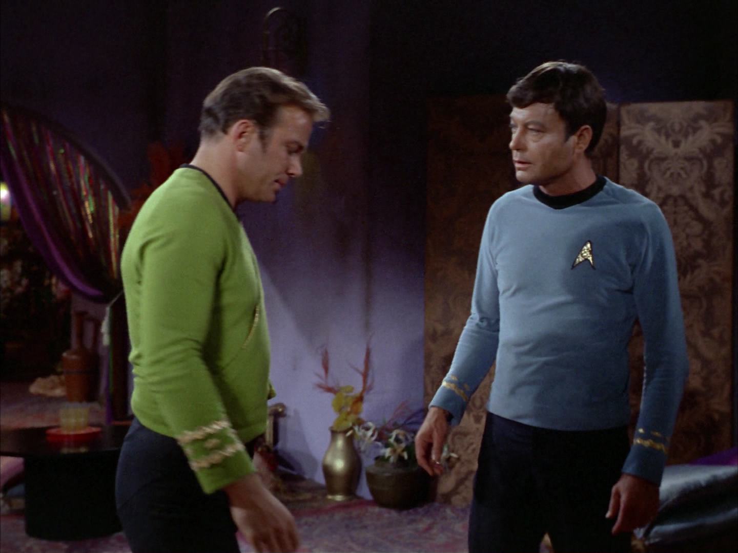 ariane179254_StarTrek_2x14_WolfInTheFold_0548.jpg