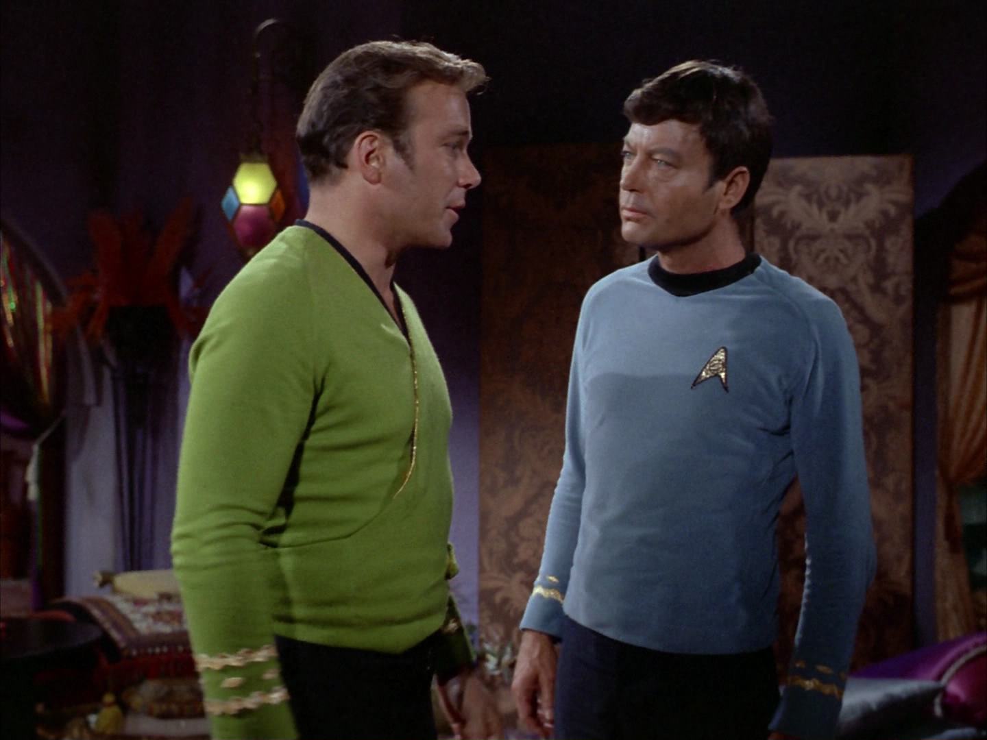ariane179254_StarTrek_2x14_WolfInTheFold_0552.jpg