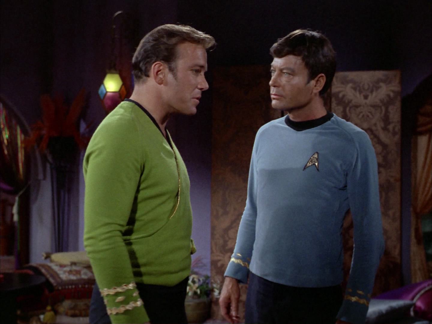 ariane179254_StarTrek_2x14_WolfInTheFold_0553.jpg