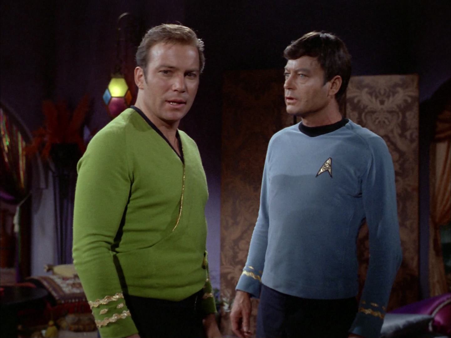 ariane179254_StarTrek_2x14_WolfInTheFold_0554.jpg
