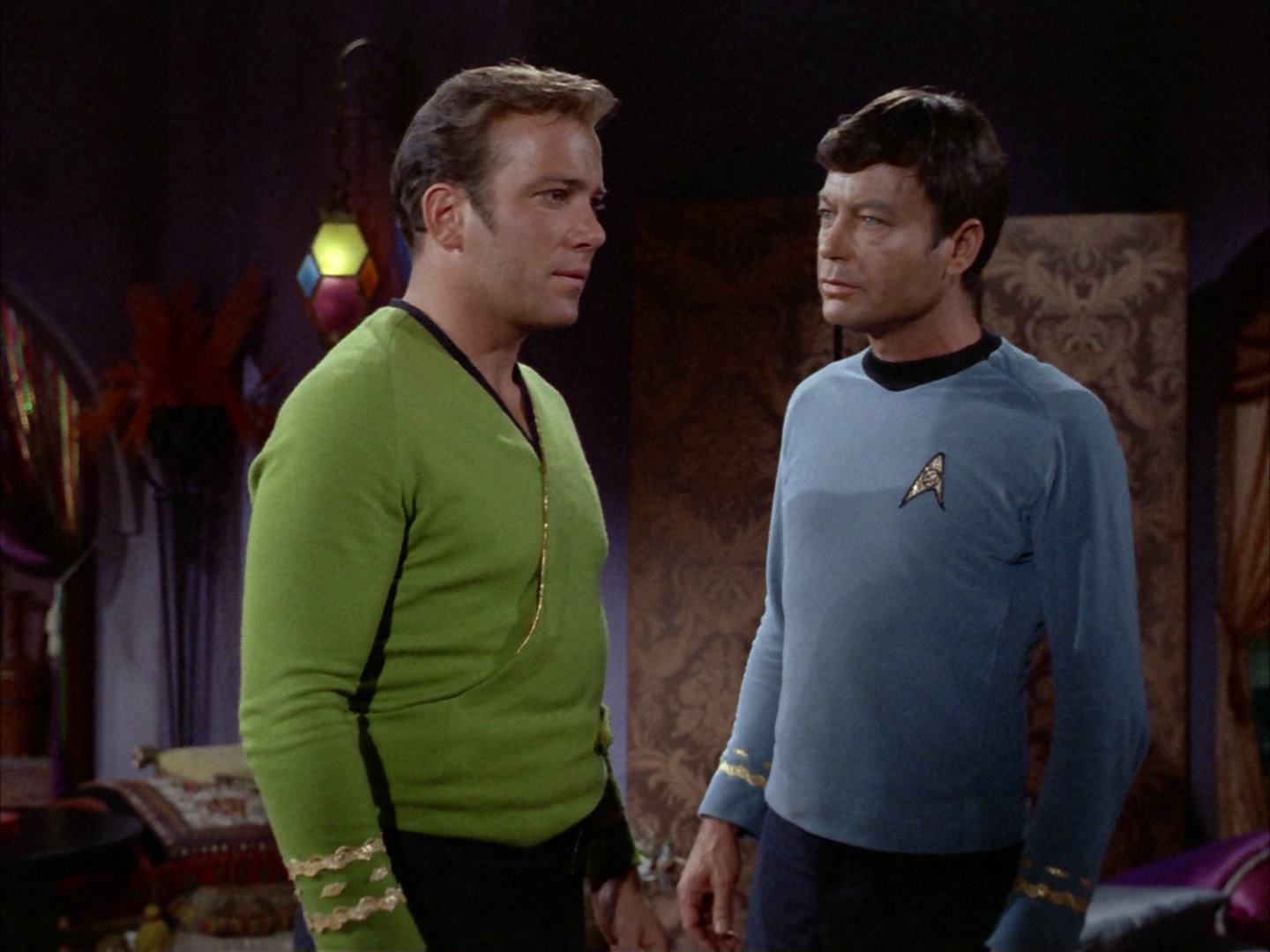 ariane179254_StarTrek_2x14_WolfInTheFold_0559.jpg