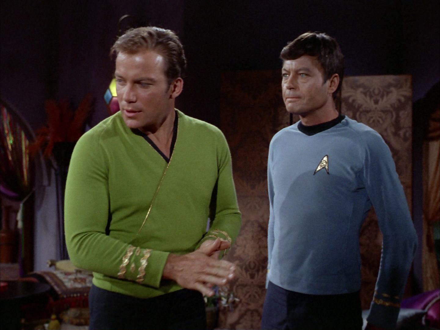 ariane179254_StarTrek_2x14_WolfInTheFold_0567.jpg