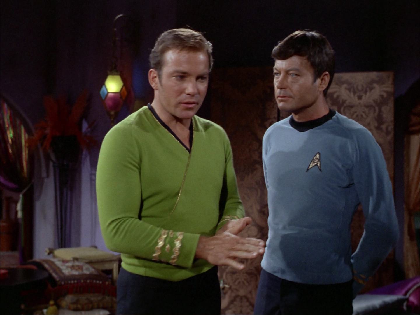 ariane179254_StarTrek_2x14_WolfInTheFold_0568.jpg
