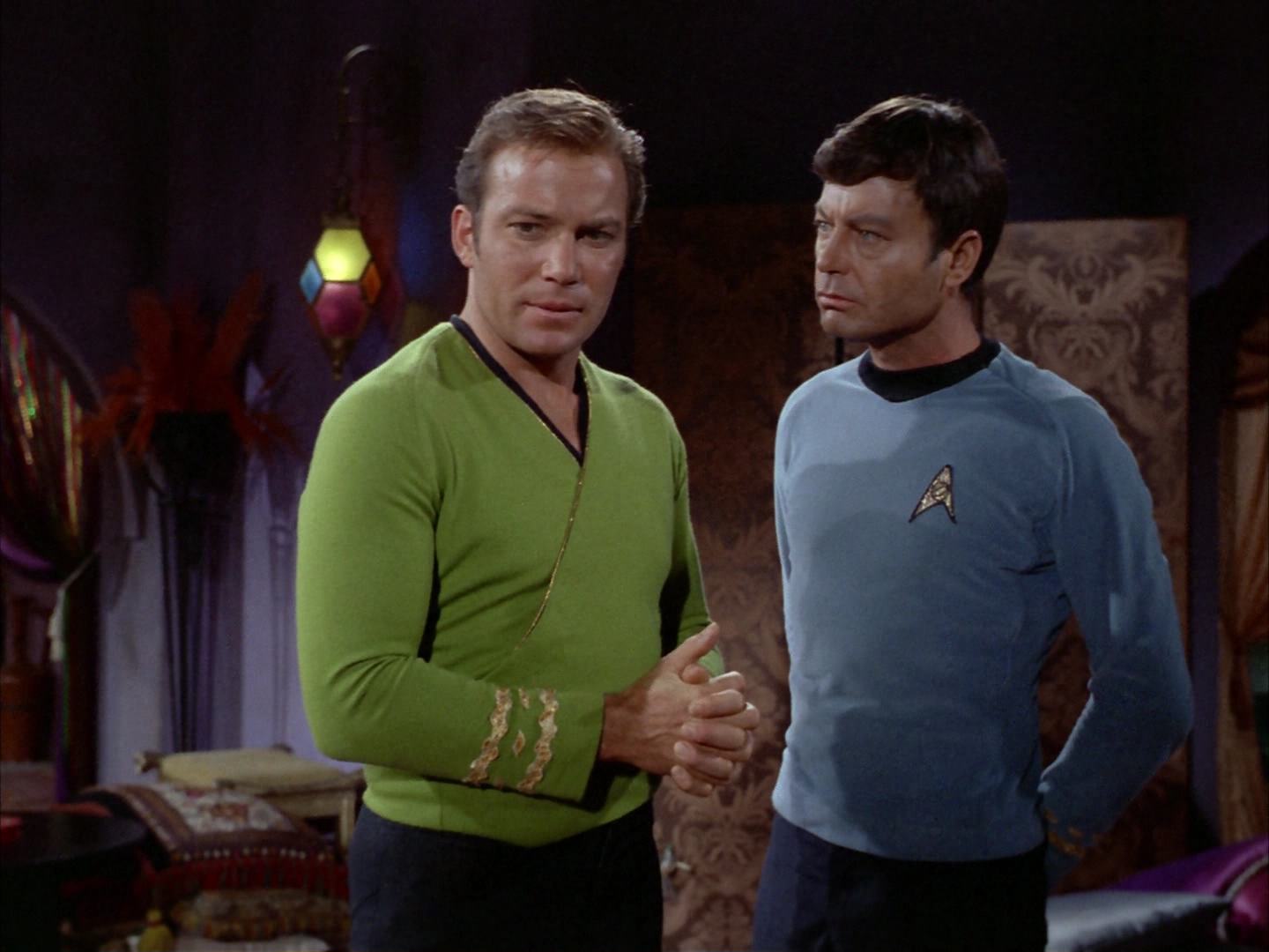 ariane179254_StarTrek_2x14_WolfInTheFold_0578.jpg