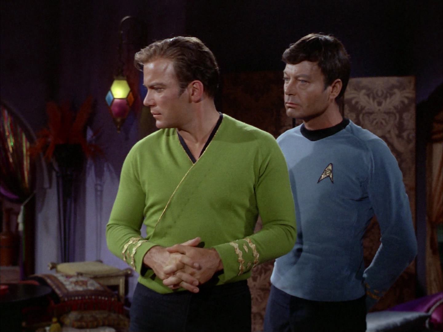 ariane179254_StarTrek_2x14_WolfInTheFold_0580.jpg