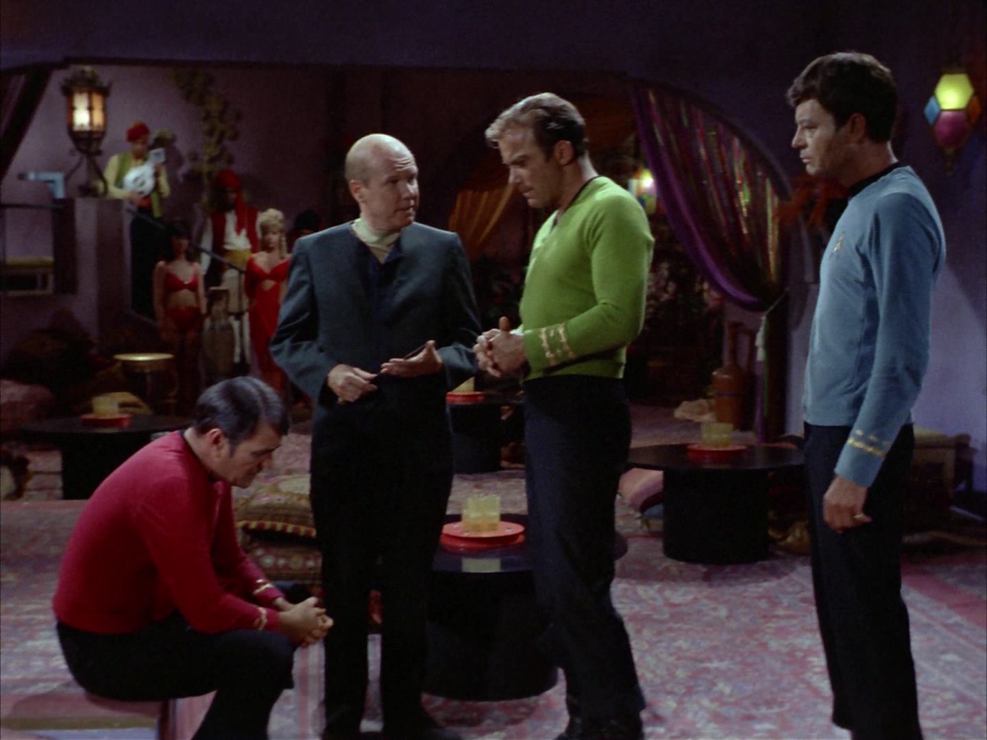 ariane179254_StarTrek_2x14_WolfInTheFold_0585.jpg