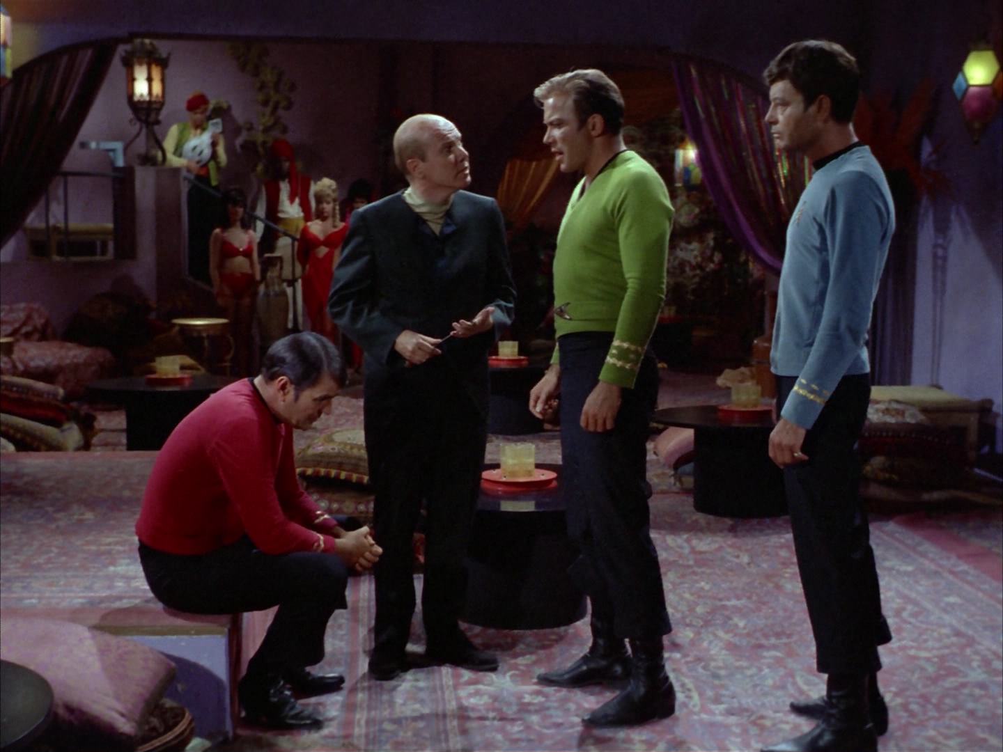 ariane179254_StarTrek_2x14_WolfInTheFold_0592.jpg