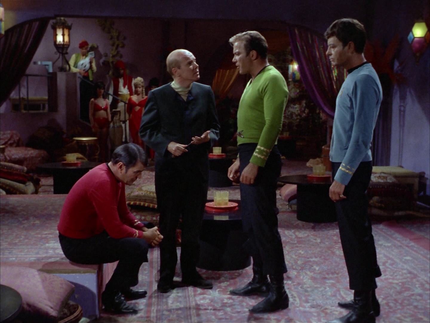 ariane179254_StarTrek_2x14_WolfInTheFold_0593.jpg