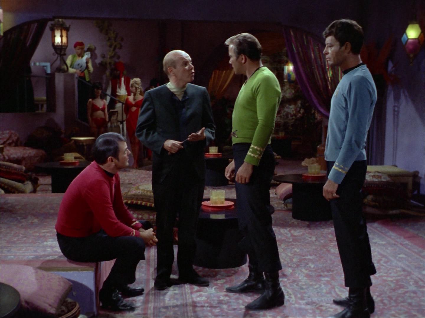 ariane179254_StarTrek_2x14_WolfInTheFold_0601.jpg