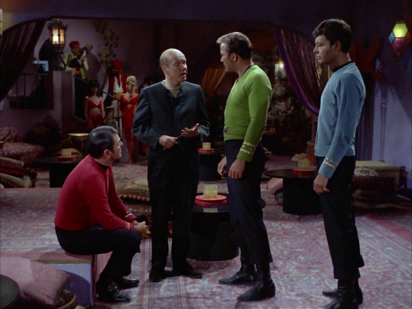 ariane179254_StarTrek_2x14_WolfInTheFold_0602.jpg