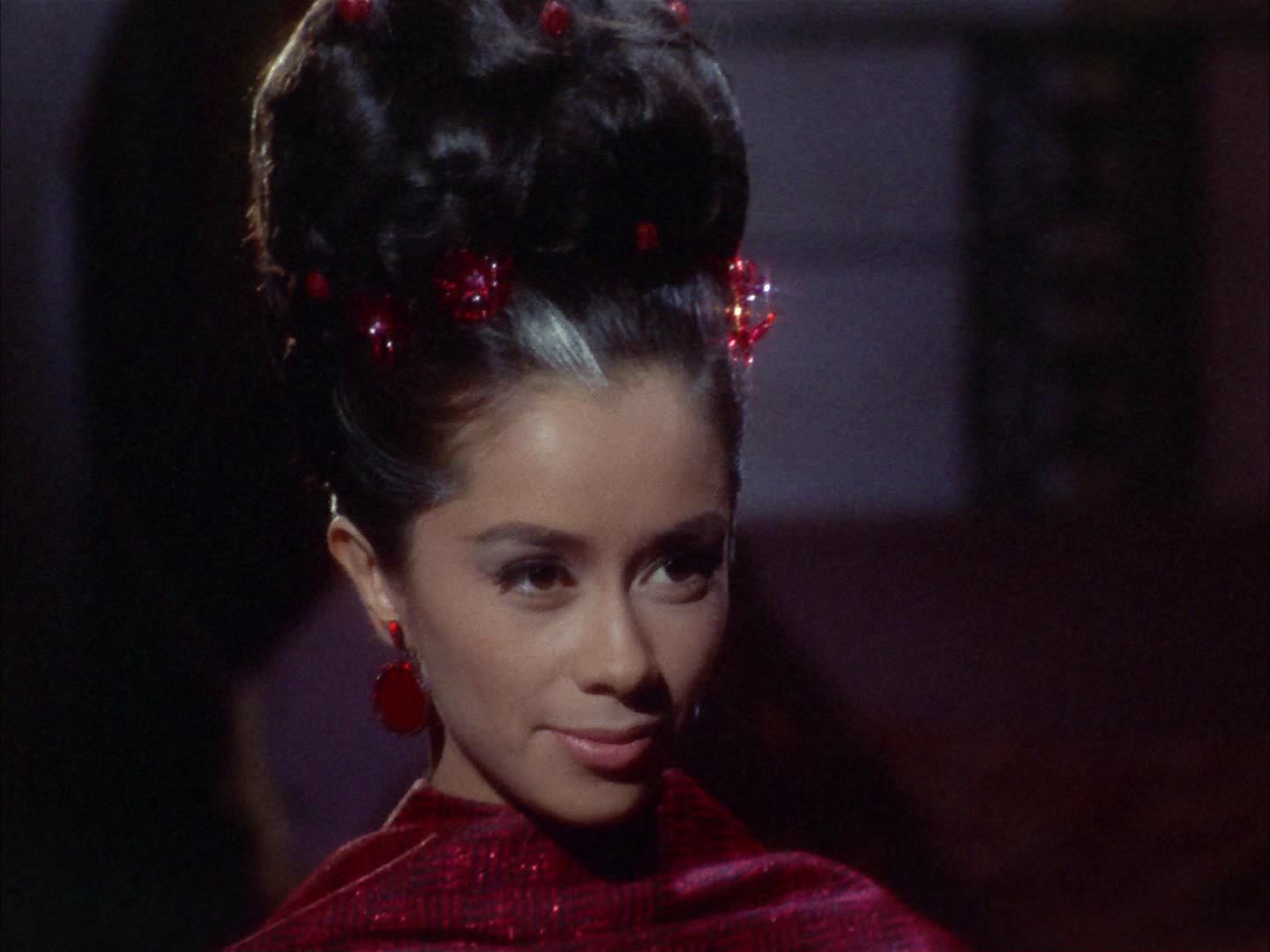 ariane179254_StarTrek_2x14_WolfInTheFold_0630.jpg