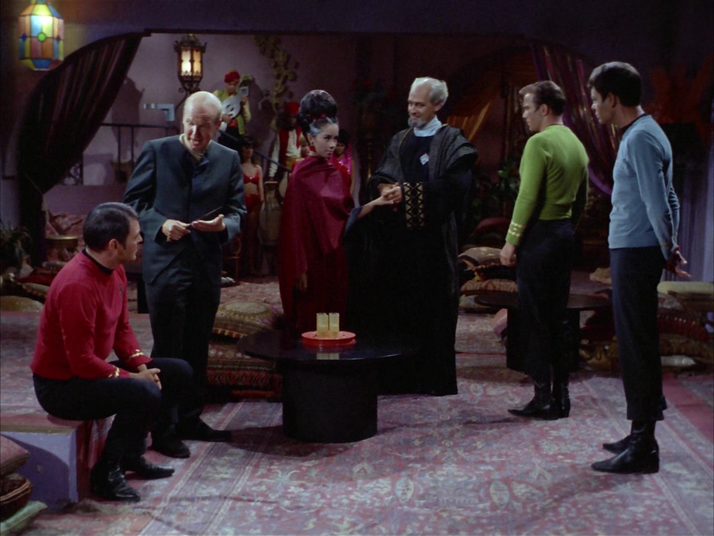 ariane179254_StarTrek_2x14_WolfInTheFold_0633.jpg