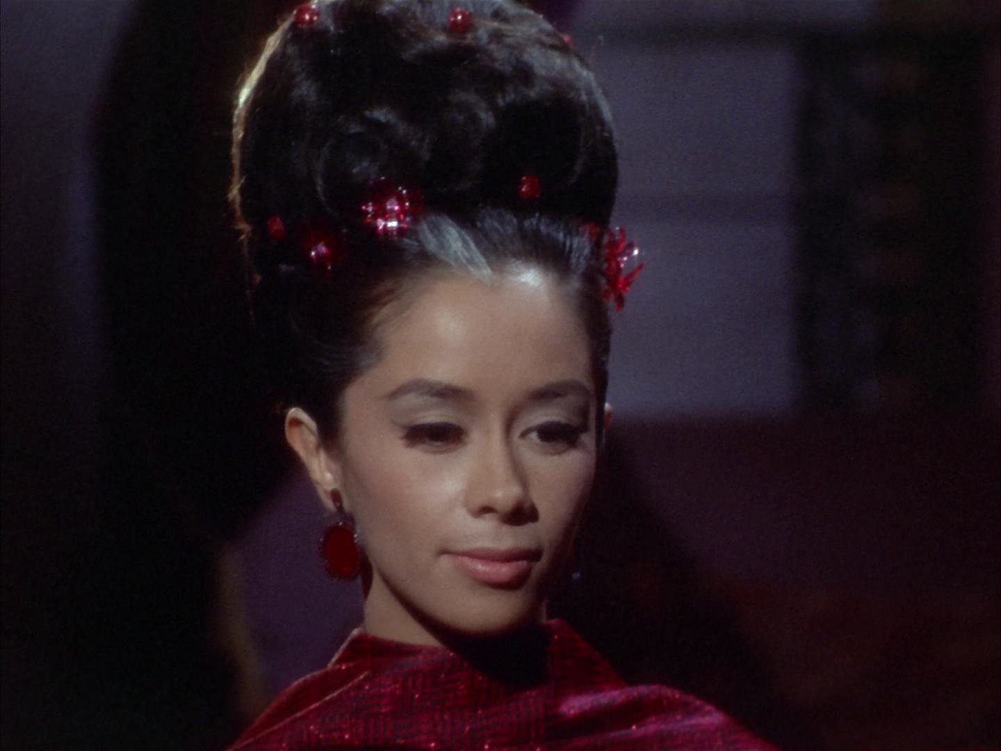 ariane179254_StarTrek_2x14_WolfInTheFold_0698.jpg