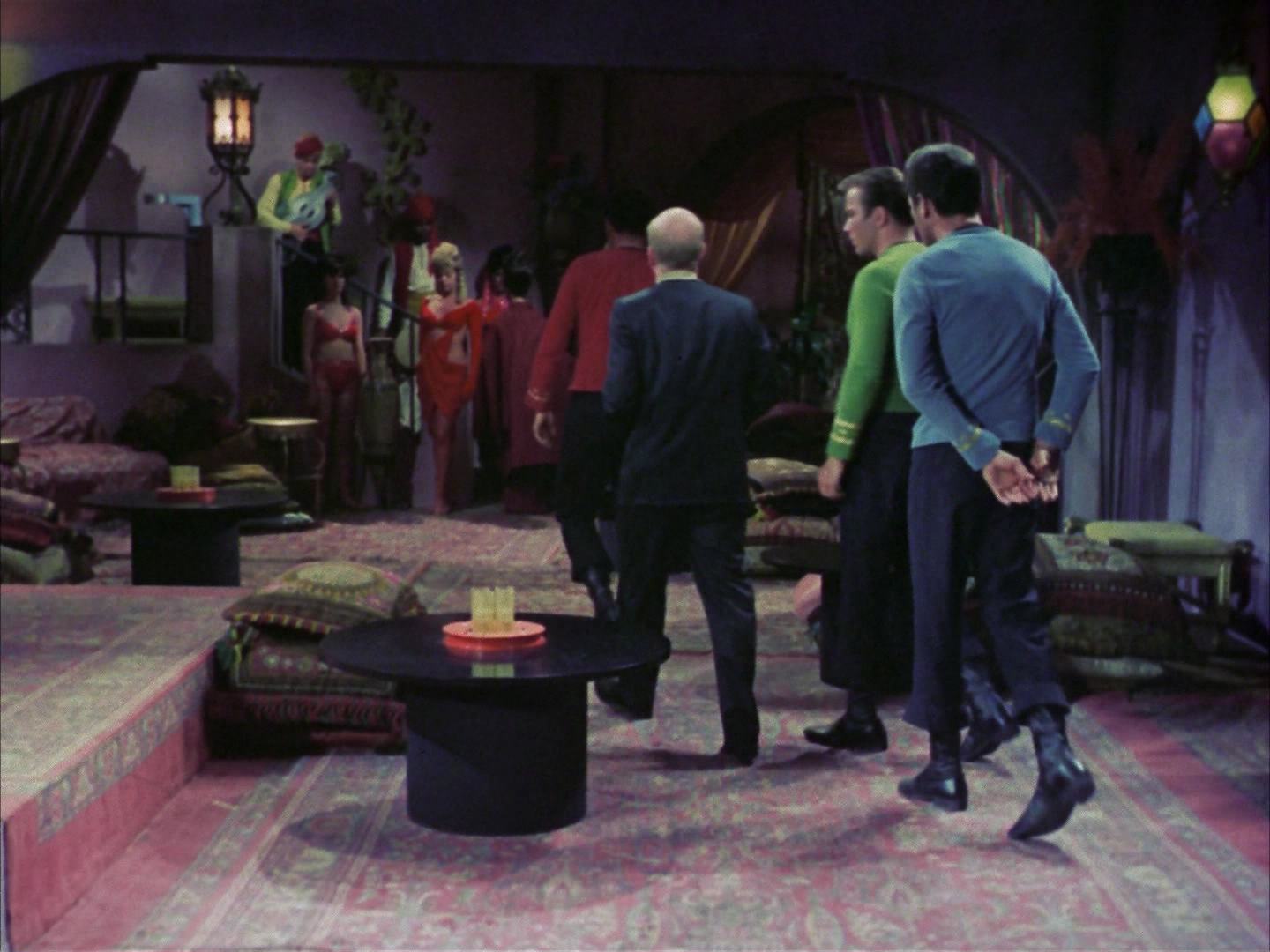 ariane179254_StarTrek_2x14_WolfInTheFold_0708.jpg