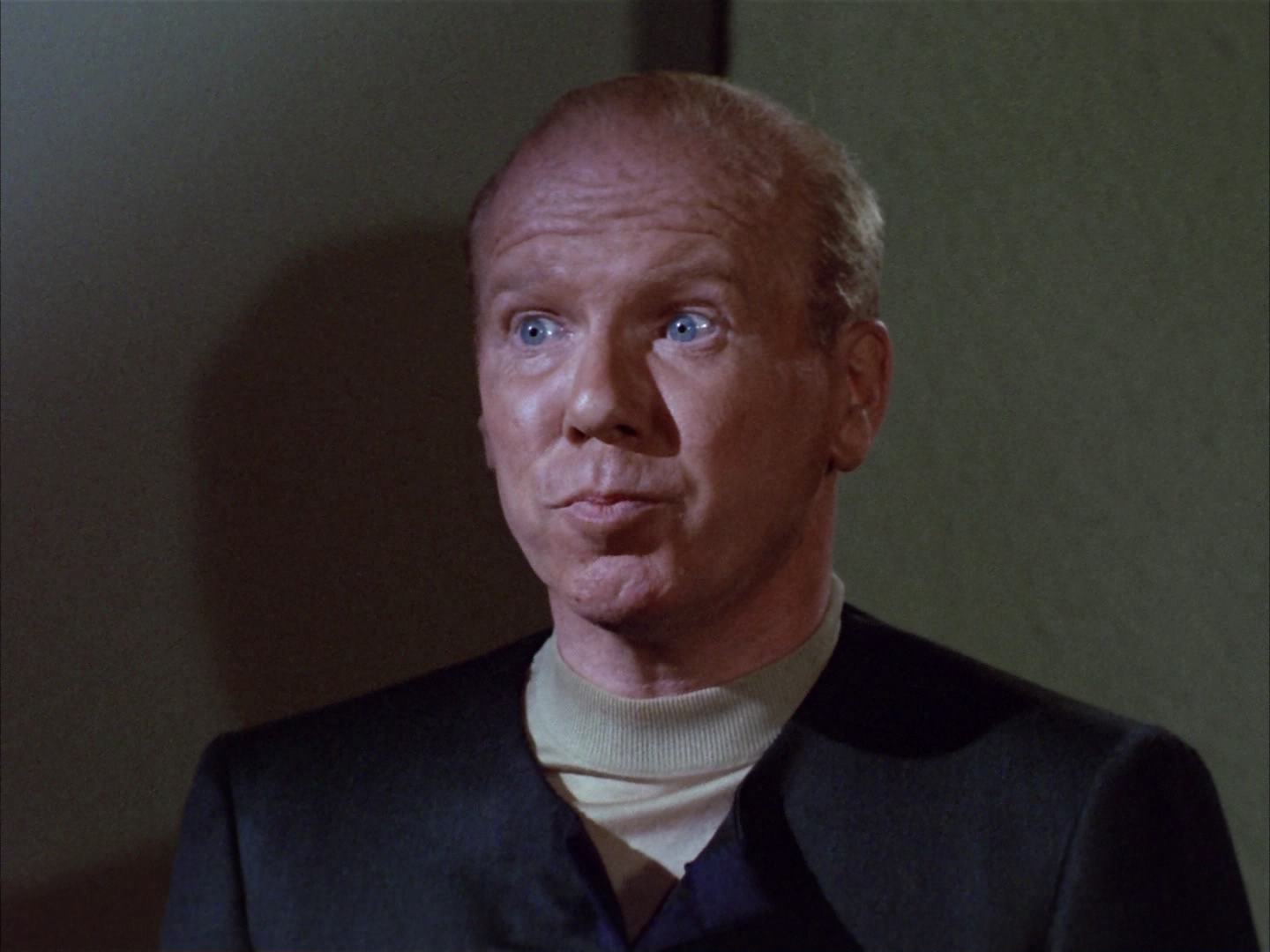 ariane179254_StarTrek_2x14_WolfInTheFold_0741.jpg