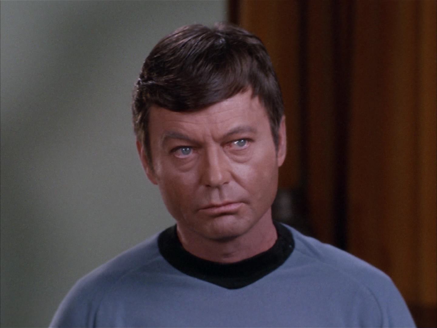 ariane179254_StarTrek_2x14_WolfInTheFold_0751.jpg