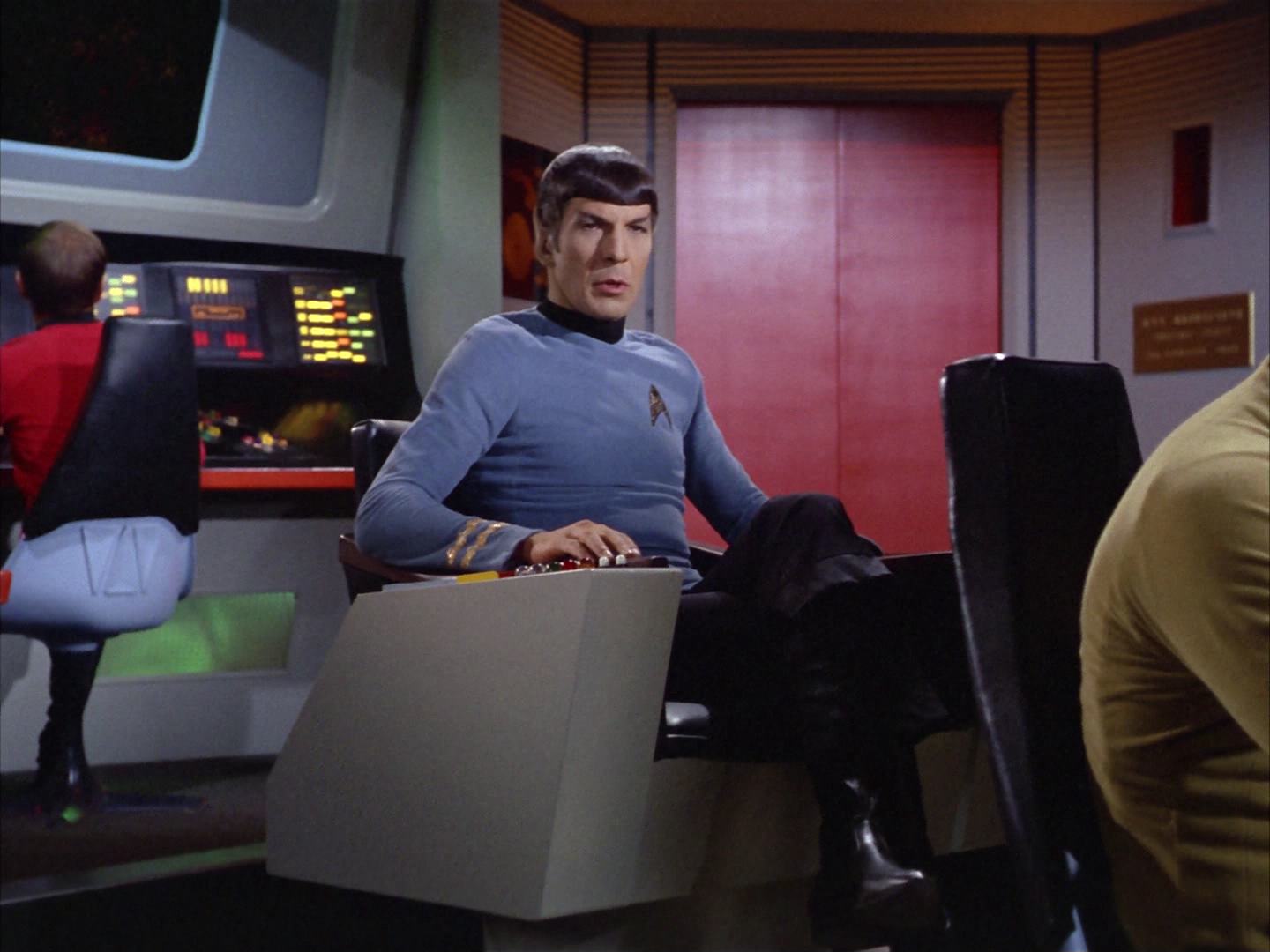ariane179254_StarTrek_2x14_WolfInTheFold_0763.jpg