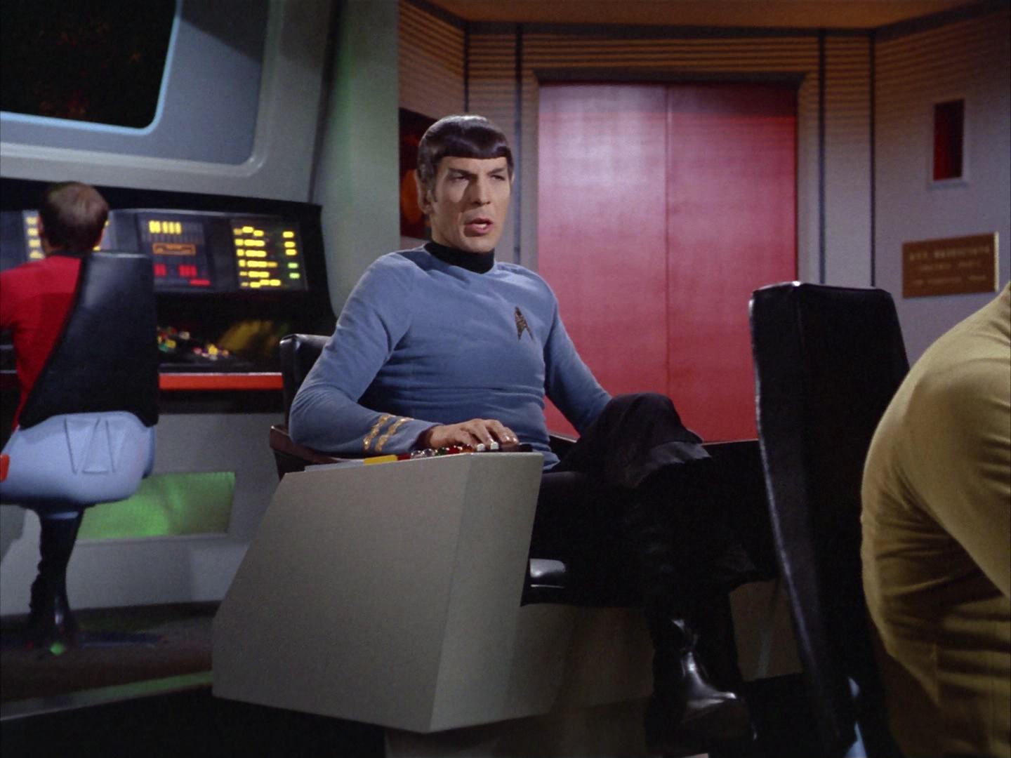 ariane179254_StarTrek_2x14_WolfInTheFold_0764.jpg
