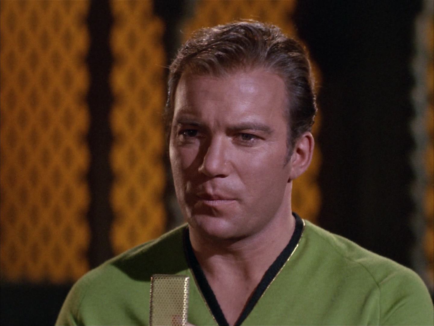 ariane179254_StarTrek_2x14_WolfInTheFold_0766.jpg