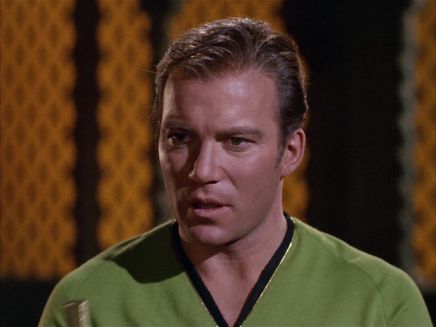 ariane179254_StarTrek_2x14_WolfInTheFold_0776.jpg
