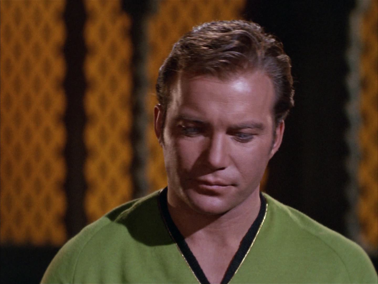 ariane179254_StarTrek_2x14_WolfInTheFold_0777.jpg