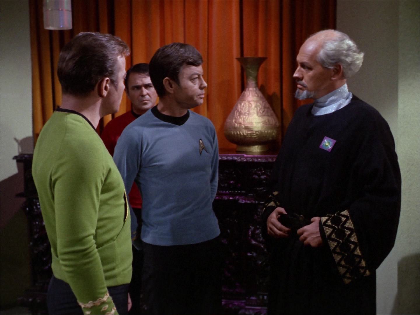 ariane179254_StarTrek_2x14_WolfInTheFold_0781.jpg