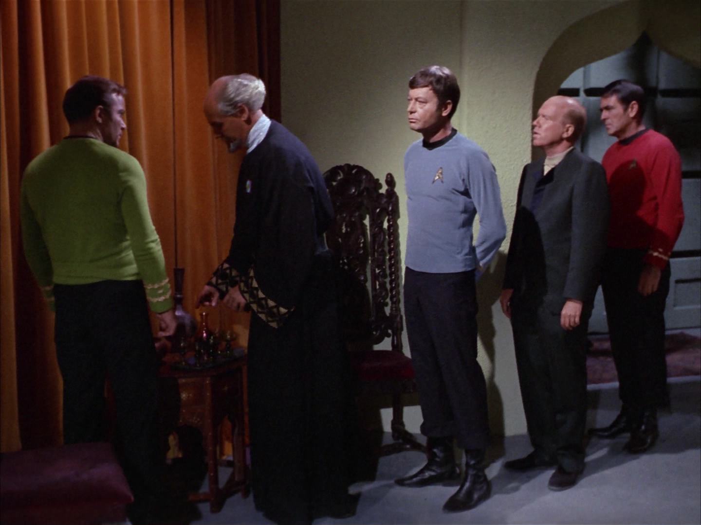 ariane179254_StarTrek_2x14_WolfInTheFold_0799.jpg