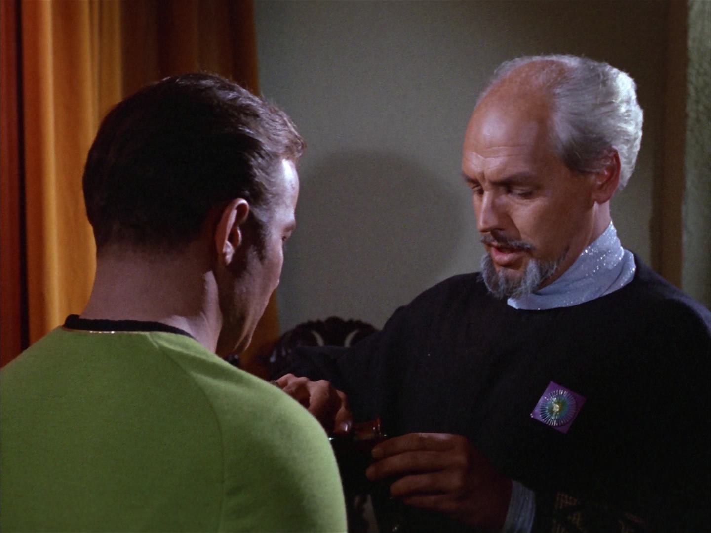 ariane179254_StarTrek_2x14_WolfInTheFold_0805.jpg
