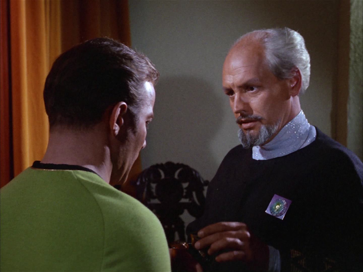 ariane179254_StarTrek_2x14_WolfInTheFold_0807.jpg