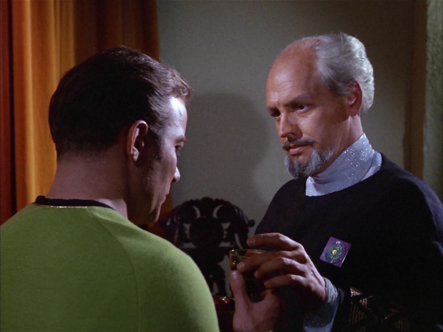 ariane179254_StarTrek_2x14_WolfInTheFold_0808.jpg
