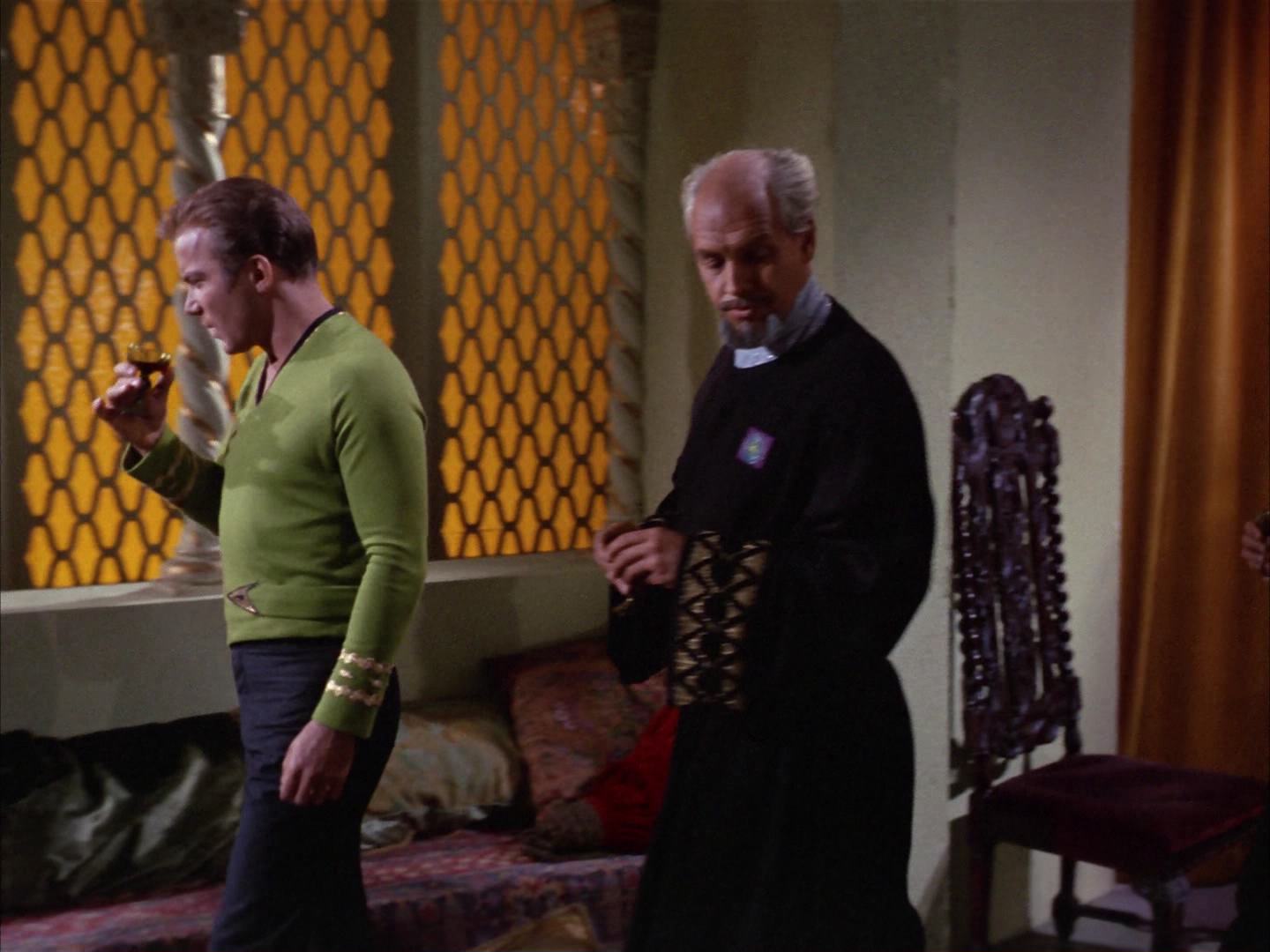ariane179254_StarTrek_2x14_WolfInTheFold_0829.jpg