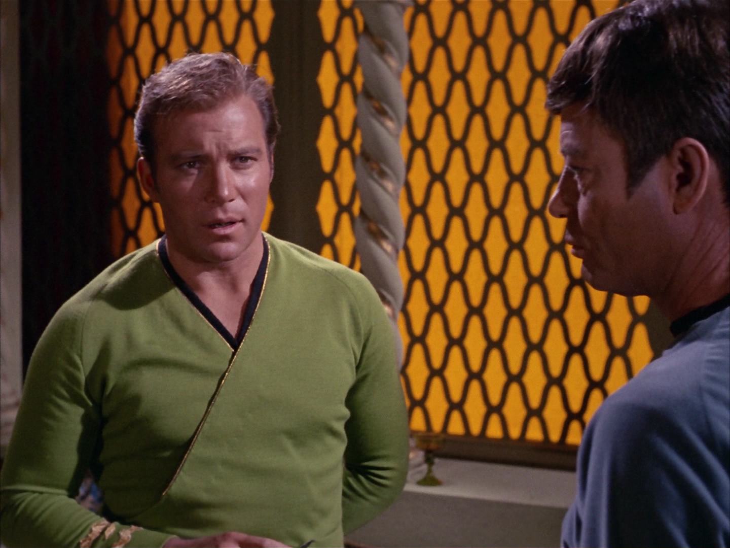 ariane179254_StarTrek_2x14_WolfInTheFold_0879.jpg