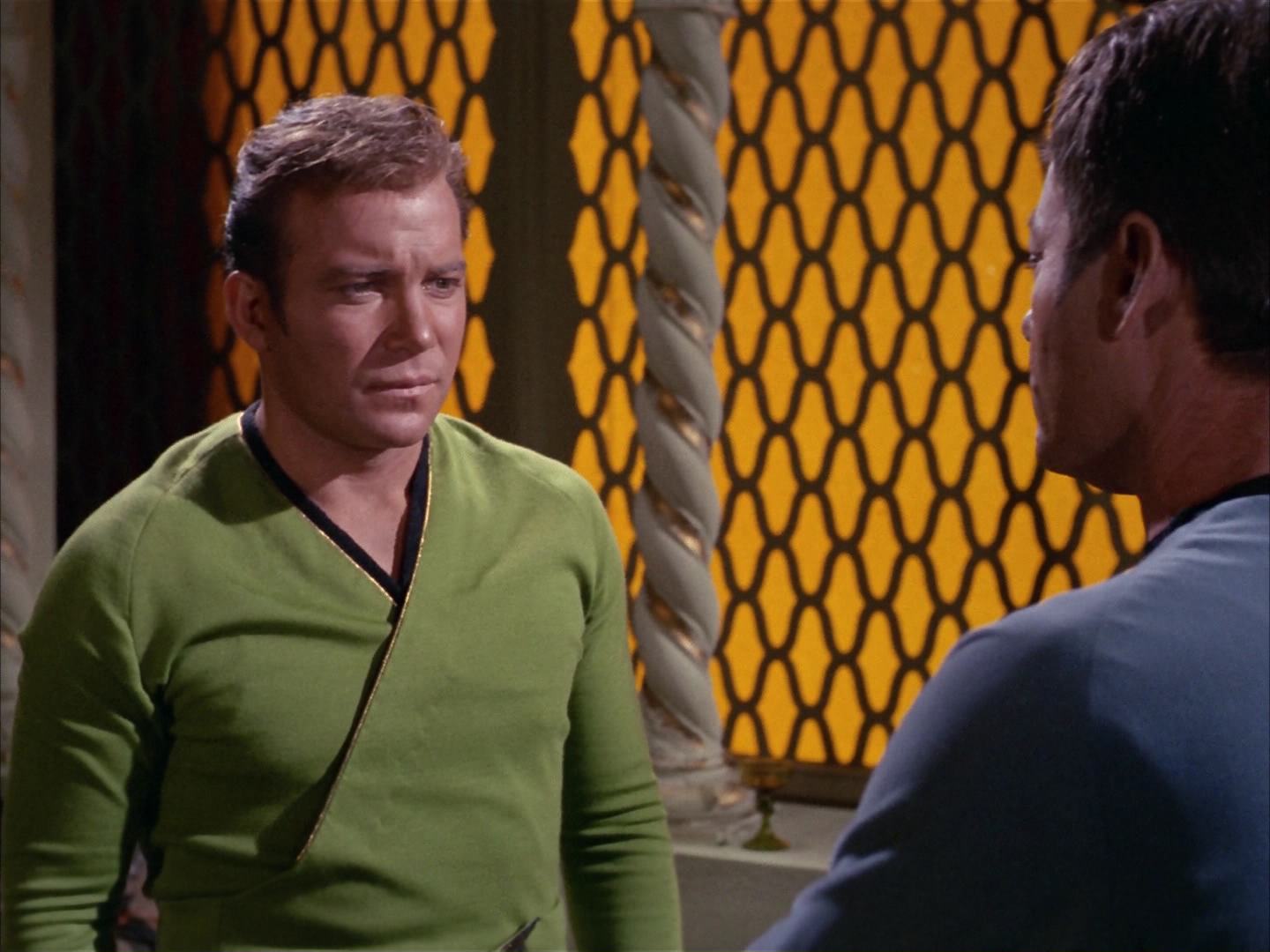 ariane179254_StarTrek_2x14_WolfInTheFold_0919.jpg