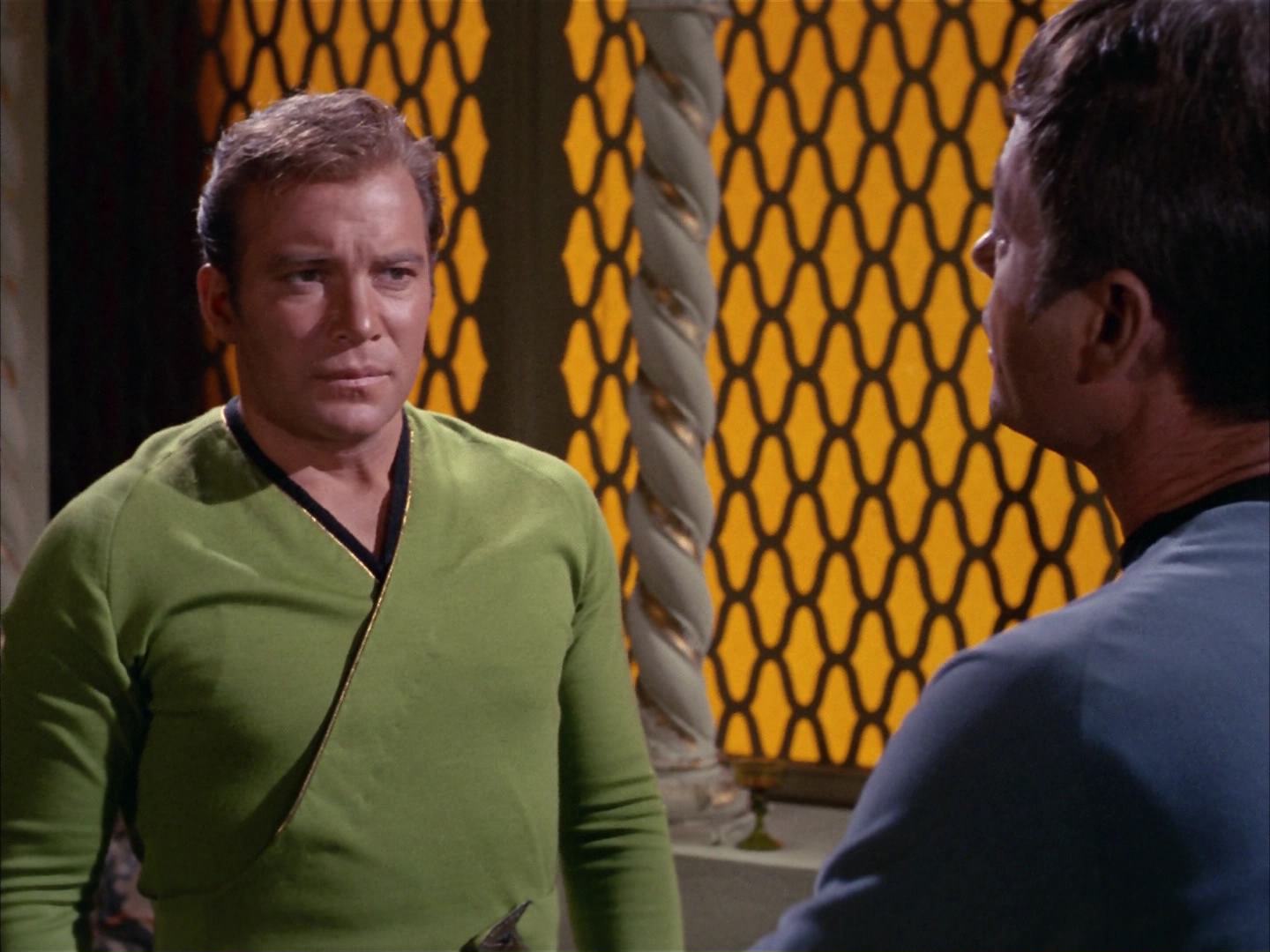 ariane179254_StarTrek_2x14_WolfInTheFold_0922.jpg